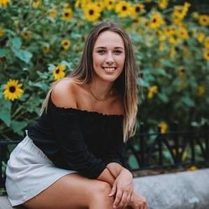 Meet your Posher, Julia